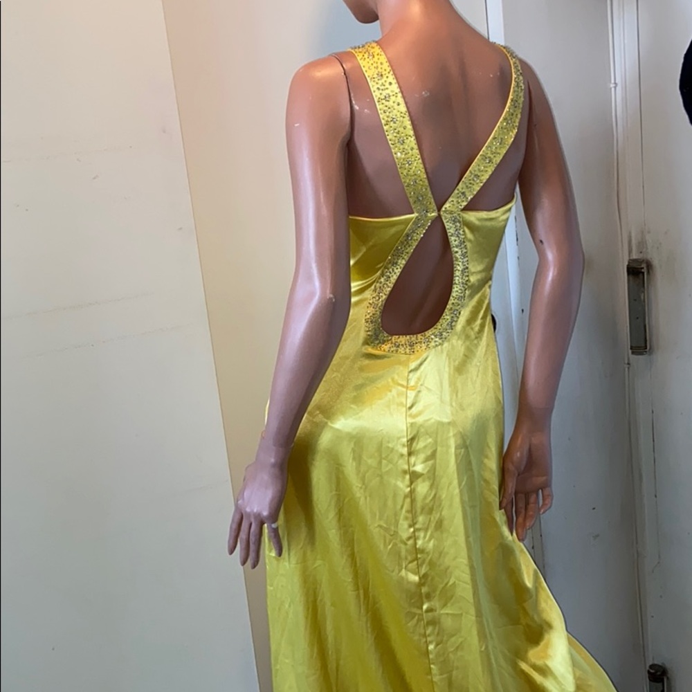 Yellow Medium gown with beads, keyhole opening front and back